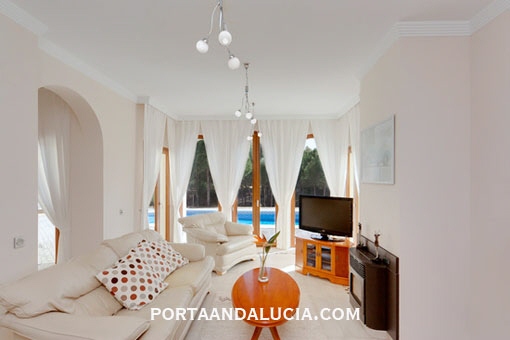 Sala de estar von chimenea