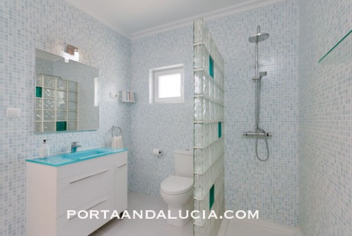 Baño moderno para días de wellness