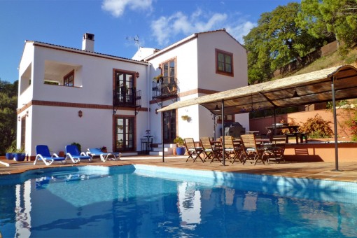 Finca idílica con gran casa de huéspedes en Casares, Málaga