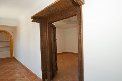 Puerta tradicional de madera