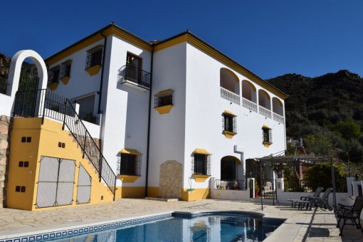 Villa in Comares