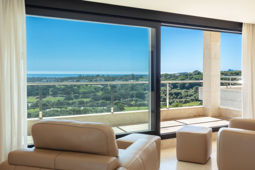 Salón con vistas panorámicas